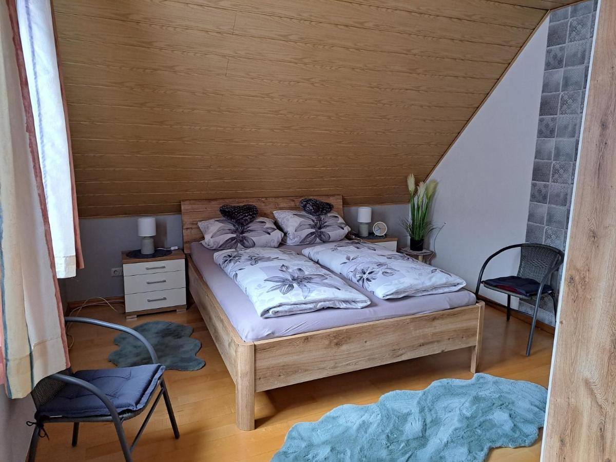 Ferienwohnung Sonja Mit Garten Und Freisitz Steinwiesen ภายนอก รูปภาพ